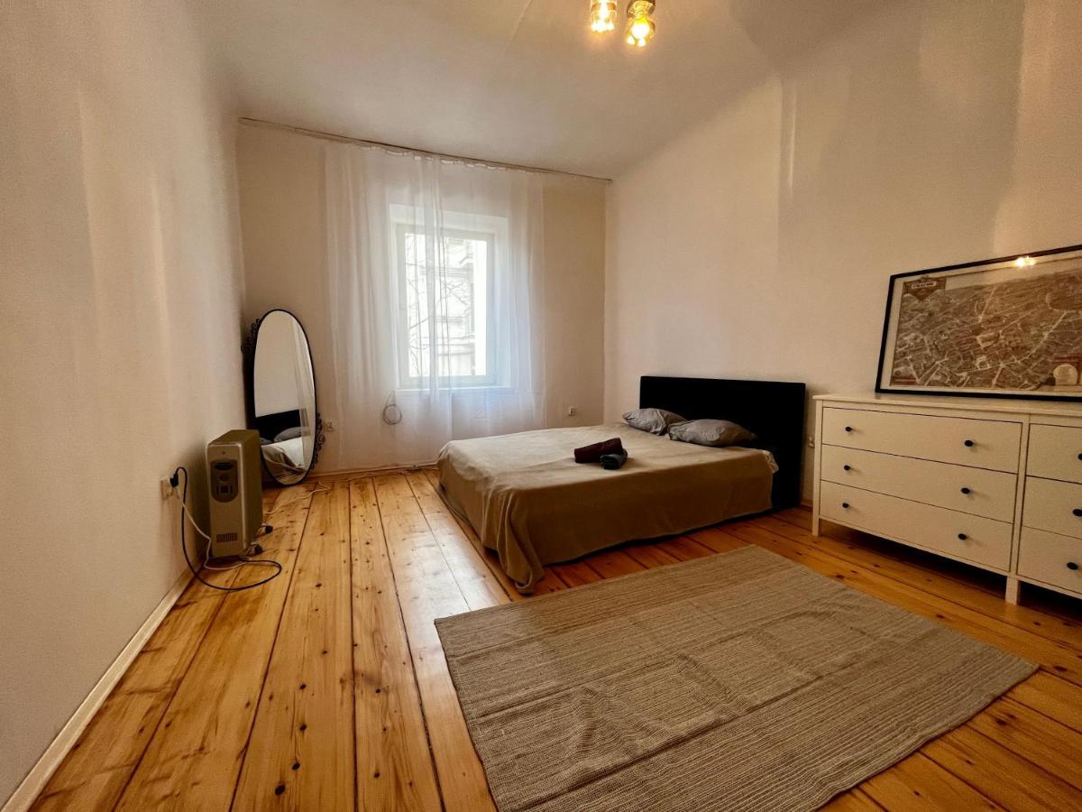 Close To The Main Square Apartment Krakow Bagian luar foto