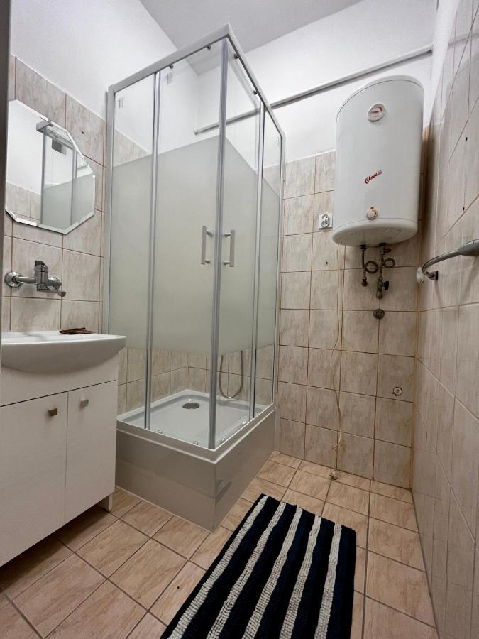 Close To The Main Square Apartment Krakow Bagian luar foto